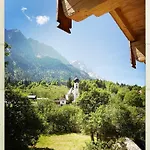 Stefan Glowacz Mit Traumhaftem Bergblick *